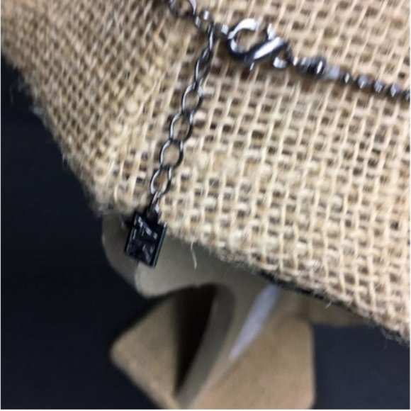 Anne Klein Y Drop Necklace Raspberry Red Black Faceted Gunmetal Silver Retro - Picture 6 of 9